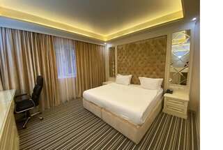 Отель Barkhat Тараз Улучшенный двухместный номер с 1 кроватью-1